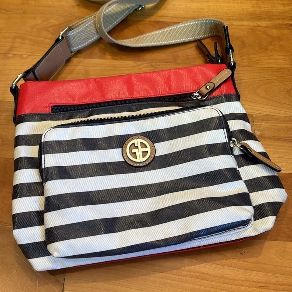 Giani Bernini America Patriotic Striped Crossbody Bag in Red/White/Blue